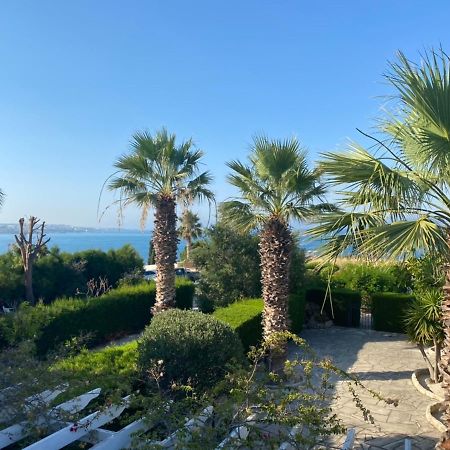 Coral Bay Modern Renovated Apartment By The Sea Paphos Exterior photo